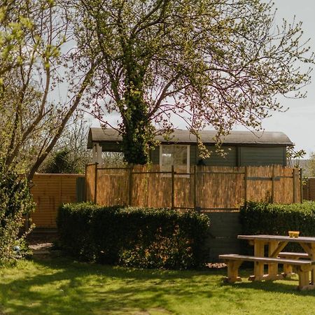 Little England Retreats - Cottage, Yurt And Shepherd Huts Othery Esterno foto