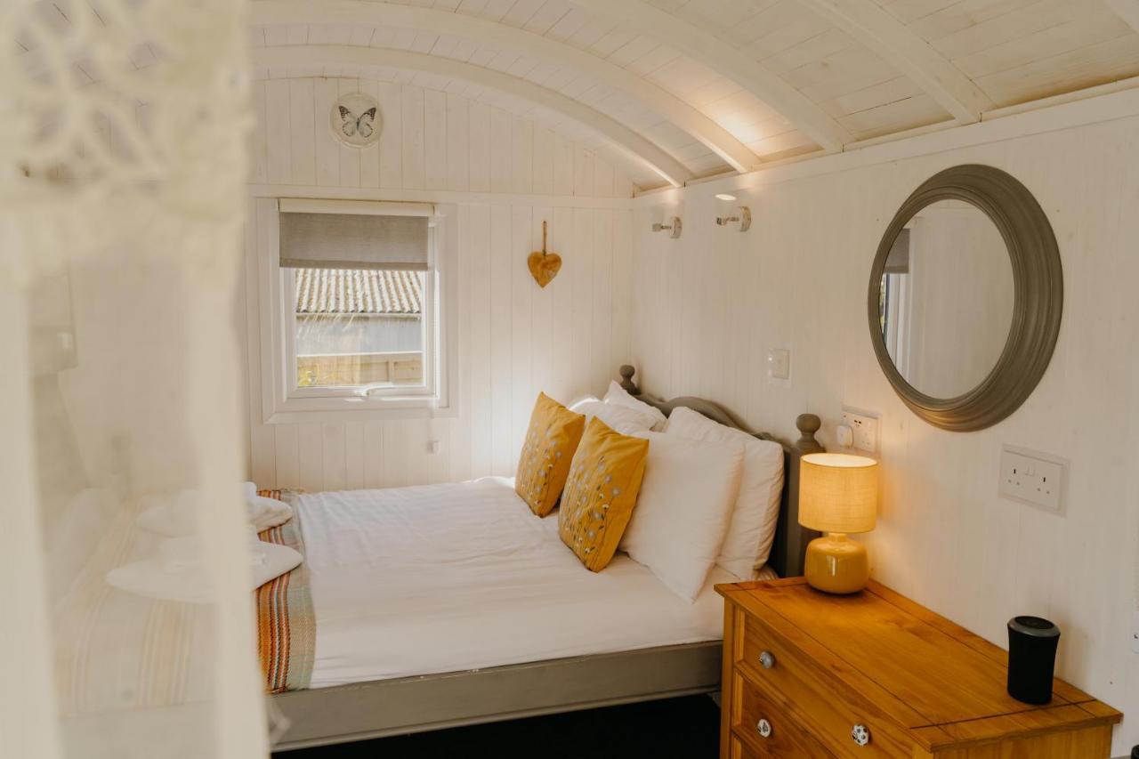 Little England Retreats - Cottage, Yurt And Shepherd Huts Othery Esterno foto