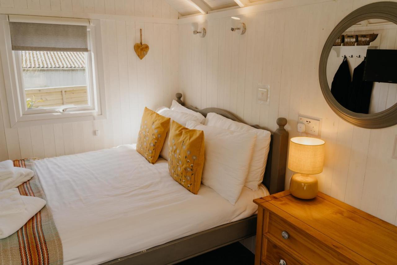 Little England Retreats - Cottage, Yurt And Shepherd Huts Othery Esterno foto