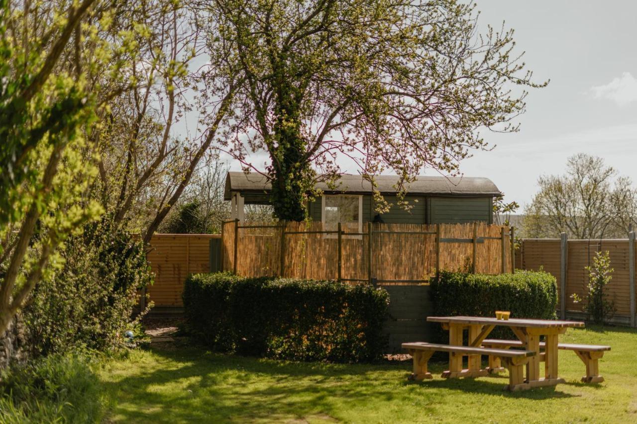 Little England Retreats - Cottage, Yurt And Shepherd Huts Othery Esterno foto
