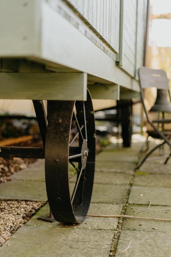 Little England Retreats - Cottage, Yurt And Shepherd Huts Othery Esterno foto