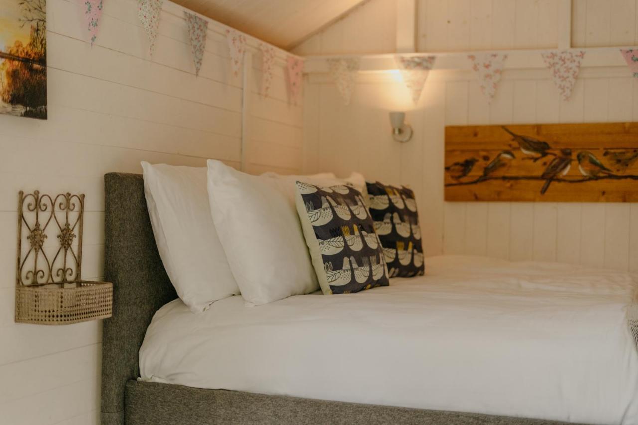 Little England Retreats - Cottage, Yurt And Shepherd Huts Othery Esterno foto