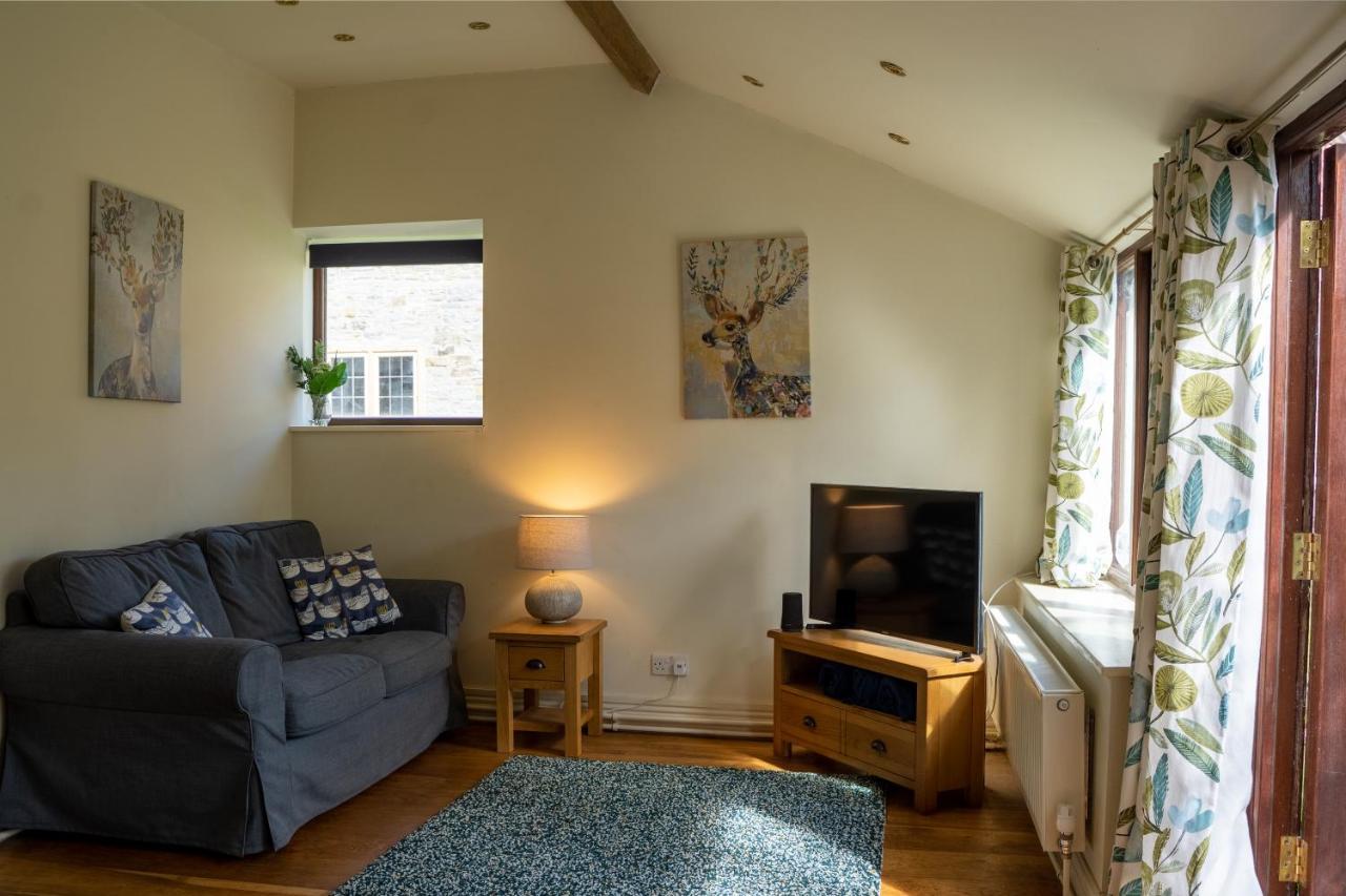 Little England Retreats - Cottage, Yurt And Shepherd Huts Othery Esterno foto