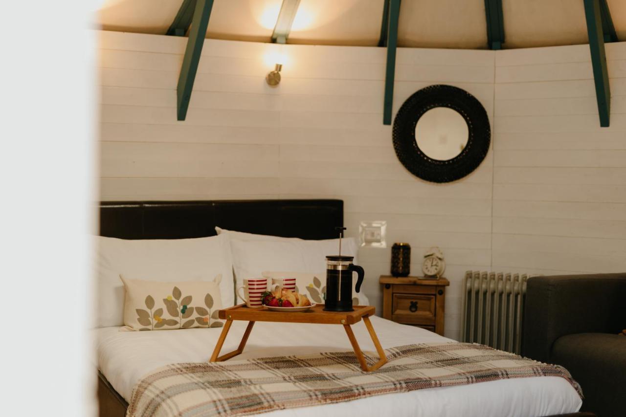 Little England Retreats - Cottage, Yurt And Shepherd Huts Othery Esterno foto