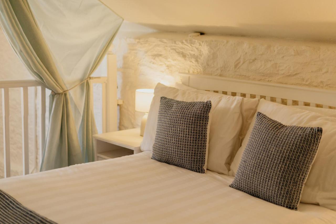 Little England Retreats - Cottage, Yurt And Shepherd Huts Othery Esterno foto