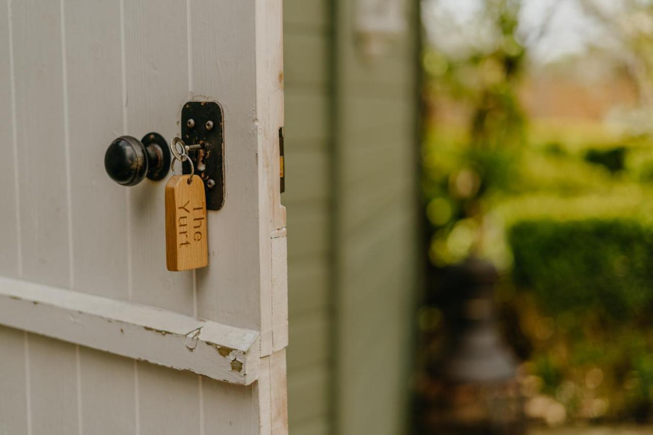 Little England Retreats - Cottage, Yurt And Shepherd Huts Othery Esterno foto