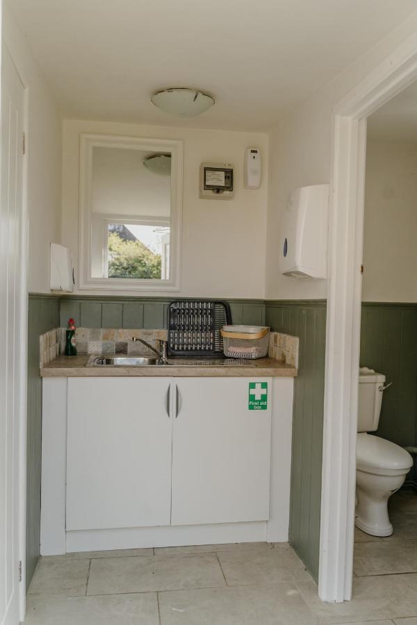 Little England Retreats - Cottage, Yurt And Shepherd Huts Othery Esterno foto